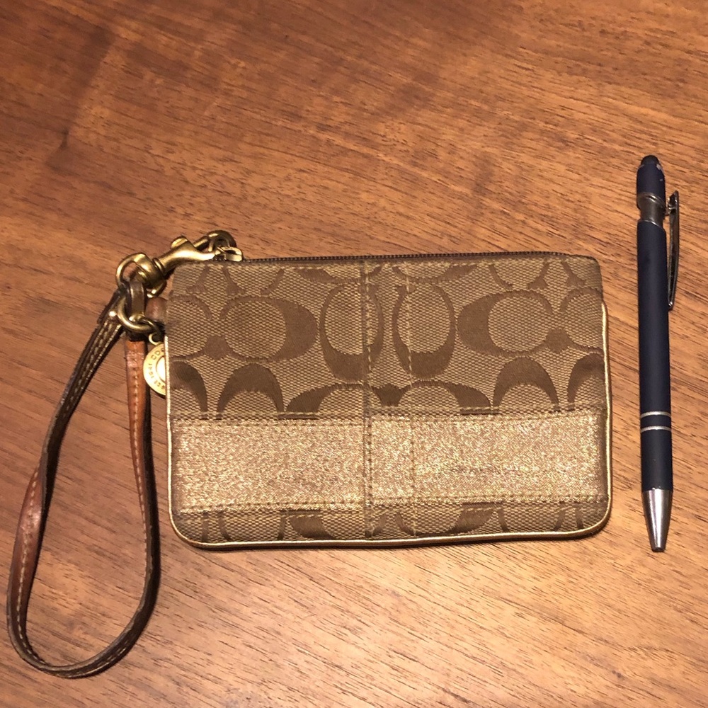 Coach wristlet (used)